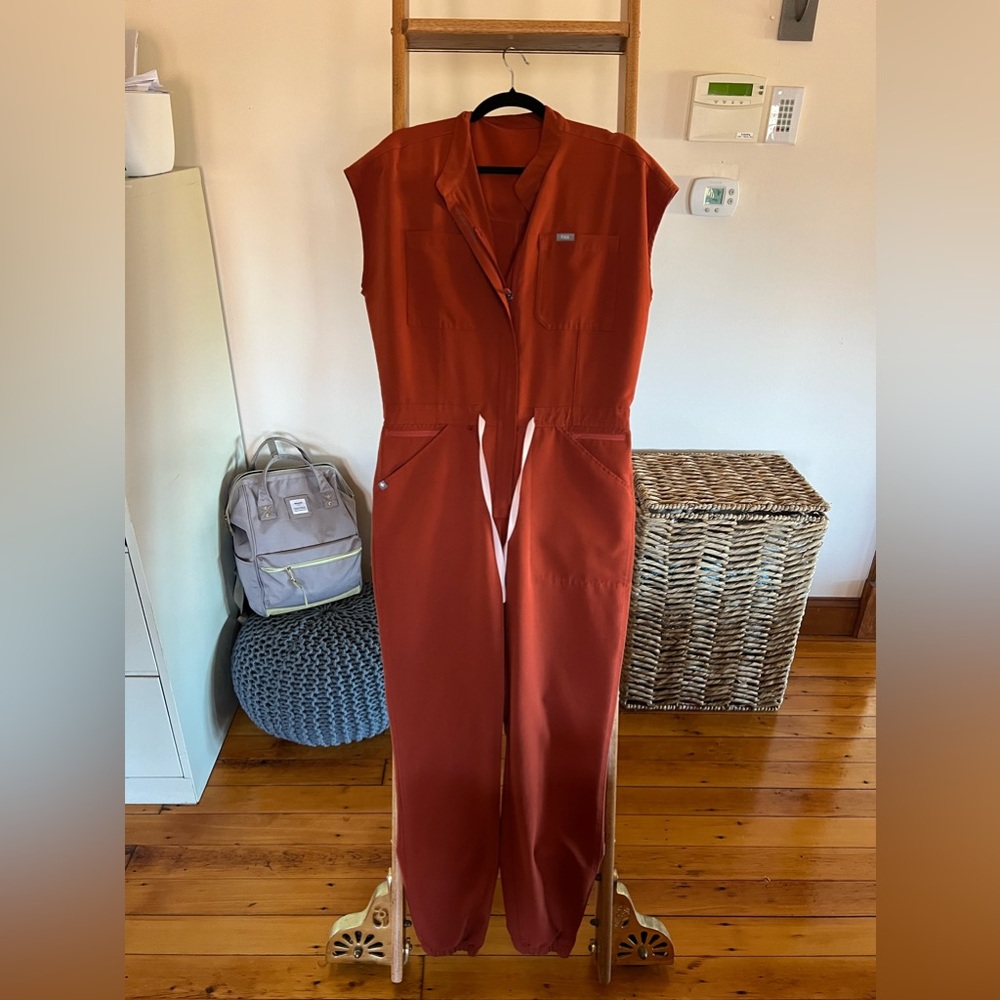 Figs Rafaela jumpsuit in color auburn